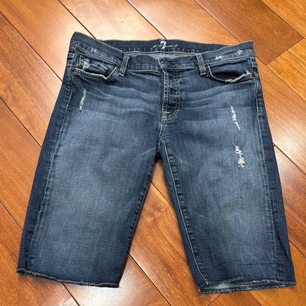 7 for all mankind women’s Distressed Denim Shorts size‎ 28